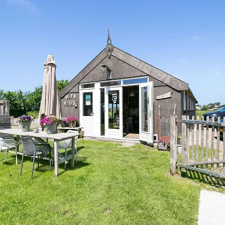 Дом отдыха Appealing Bungalow In Callantsoog With Garden *