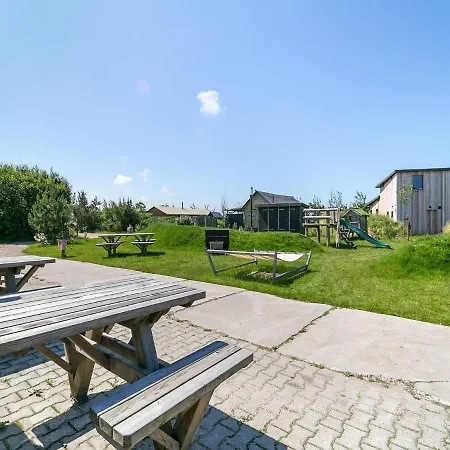 Дом отдыха Appealing Bungalow In Callantsoog With Garden *