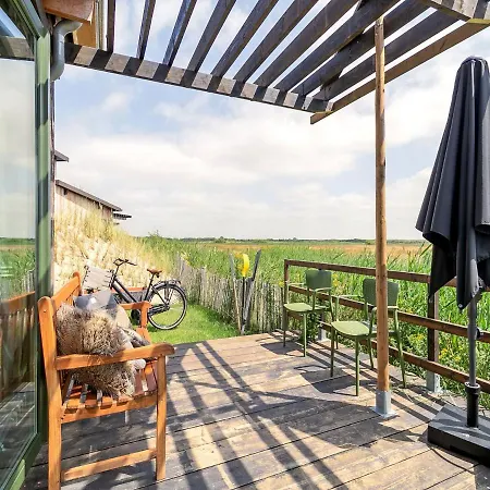 Дом отдыха Appealing Bungalow In Callantsoog With Garden Каллантсог